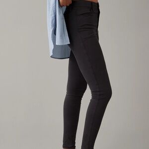 AMERICAN EAGLE OUTFITTERS BLACK HI-RISE JEGGING JEANS